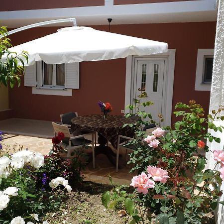 Angelika House 1 Apartment Marathias  Bagian luar foto